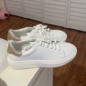women's white shoes (new)